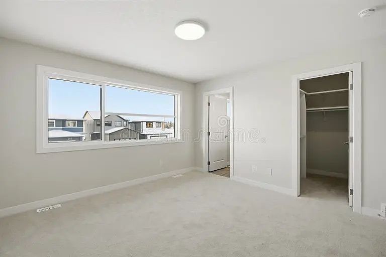 1st image of 329 E Pine St