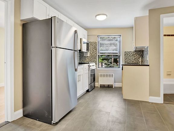 4th image of 26-43 18th St #2TF