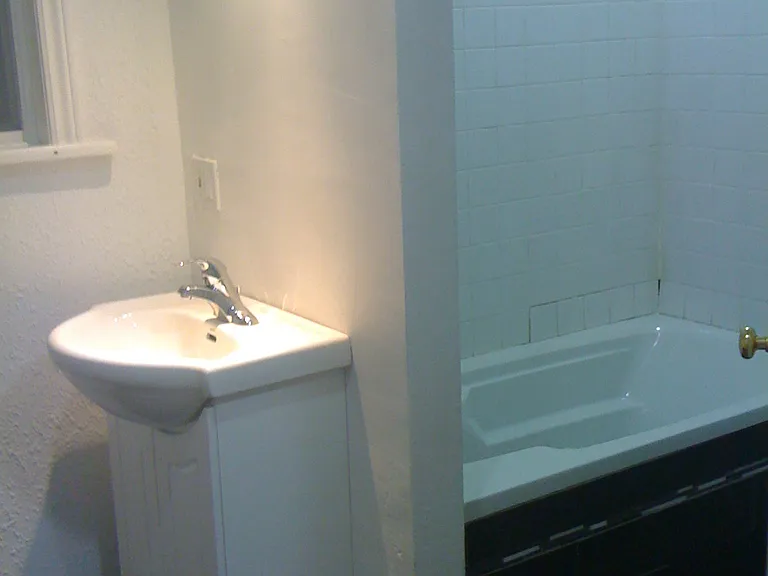76 Eastwood Rd #TOP — Photo 21