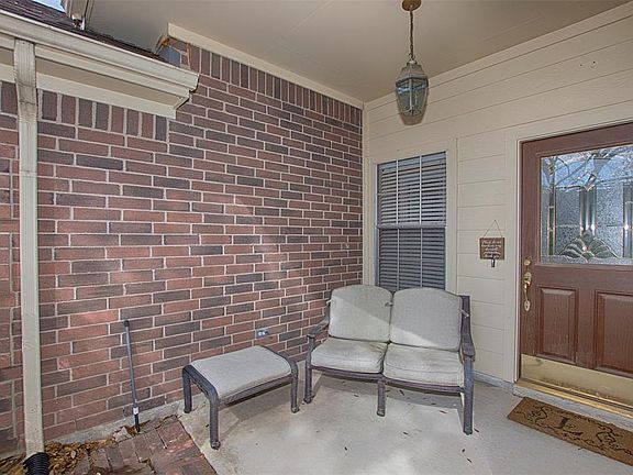 5th image of 1815 Oak Valley Dr