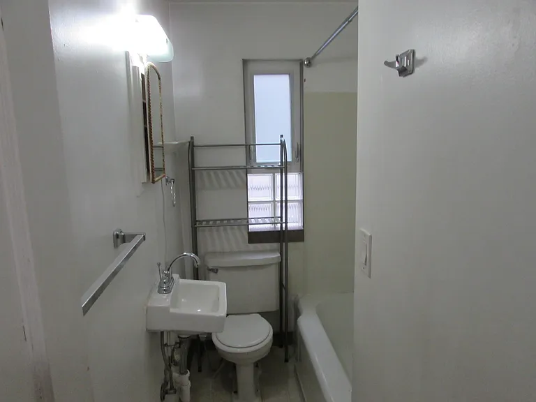 602 N 11th St #2 — Photo 10