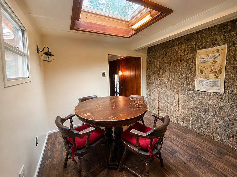 1704 Sycamore Dr — Photo 11