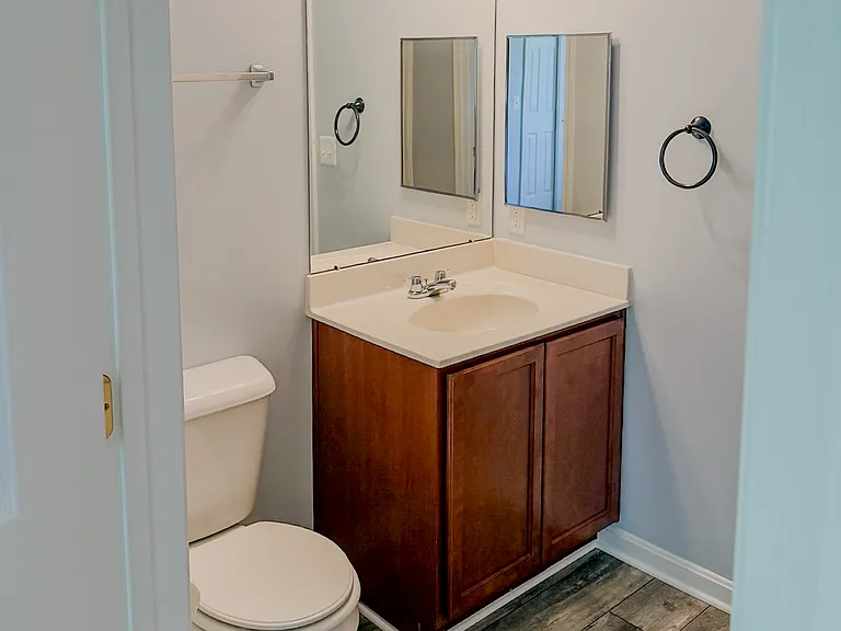 23520 F D R Blvd #306 — Photo 6