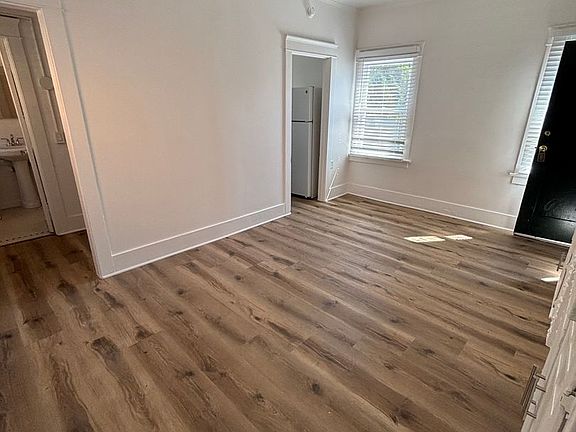 5th image of 711 E 4th St APT 06