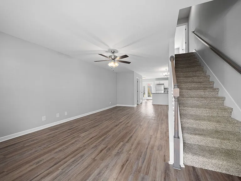 638 Stowe Ct #MM — Photo 3
