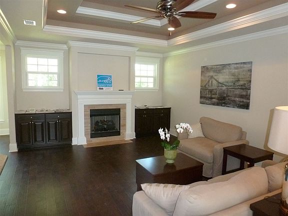 2nd image of 2527 Dahlgren Ct