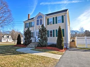 43 McIntosh Dr, Taunton, MA 02780