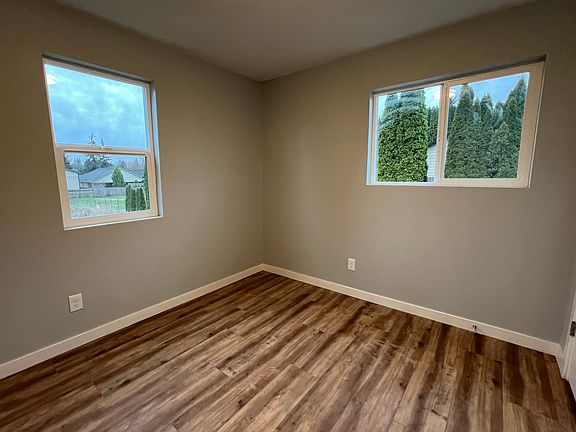 4th image of 5117 NE 60th St
