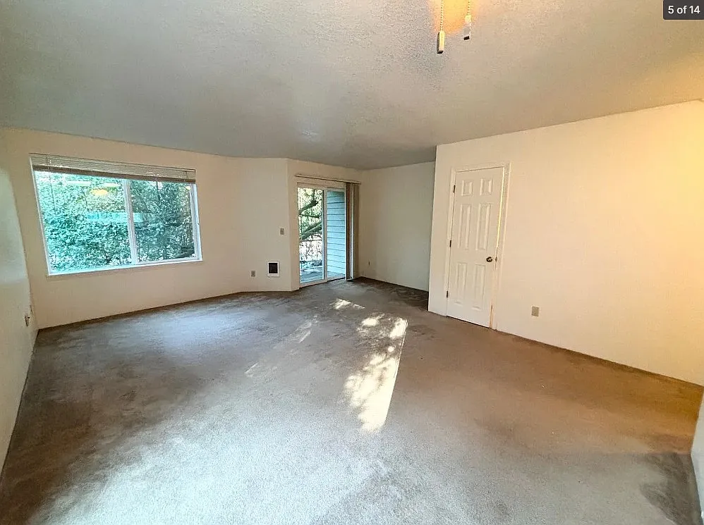 2 bed, 2.5 bath, 1100 sqft, $1,995 — Photo 2