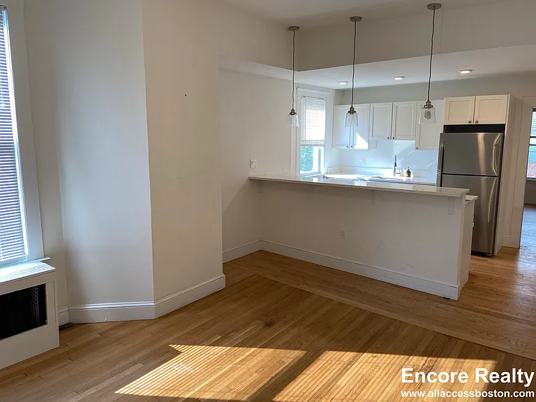 48 Newton St #2 — Photo 7