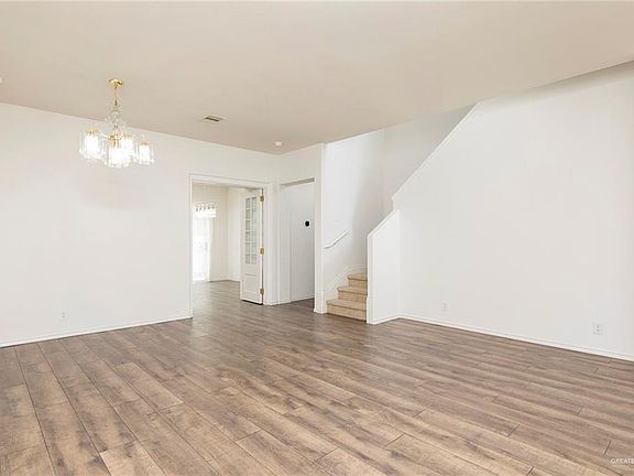 4th image of 1505 Candy Ln