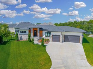 1609 N Lakeside Dr, Andover, KS 67002