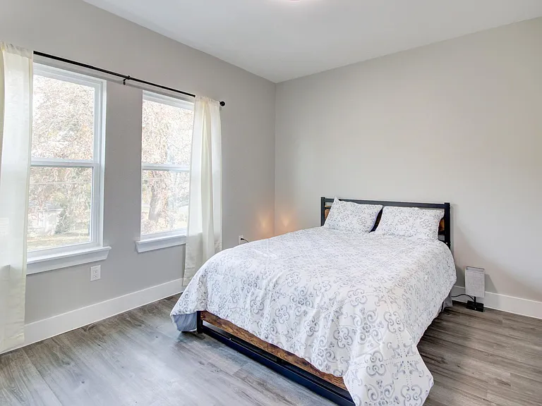 9305 Tower St — Photo 47