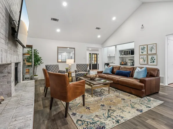 Centre Oaks Apartments