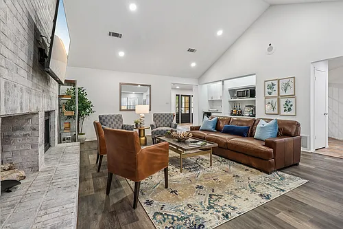 Centre Oaks Apartments Photo 1