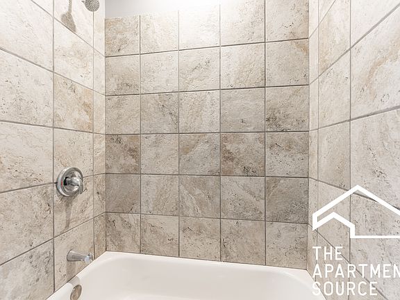 4th image of 5692 N Ridge Ave APT 1E