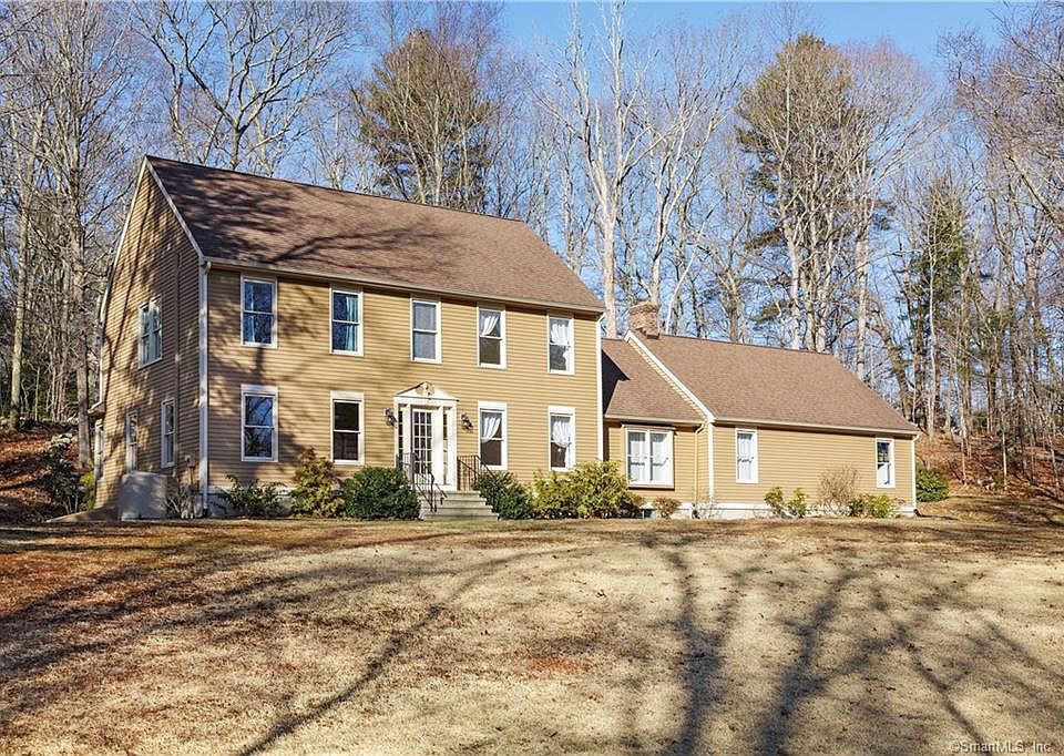 1st image of 3 Pine Knoll Dr