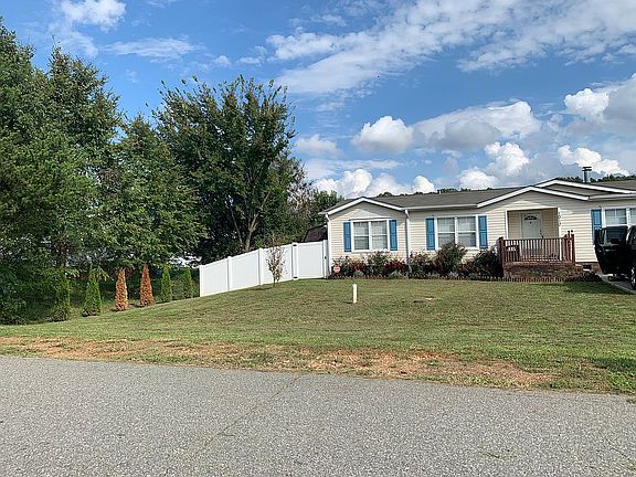 3rd image of 1010 Whisperwood Dr