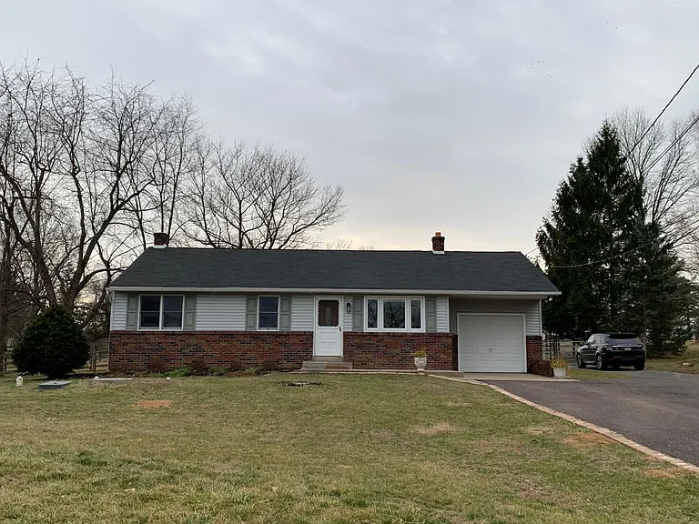 5522 Silo Hill Rd — Photo 3