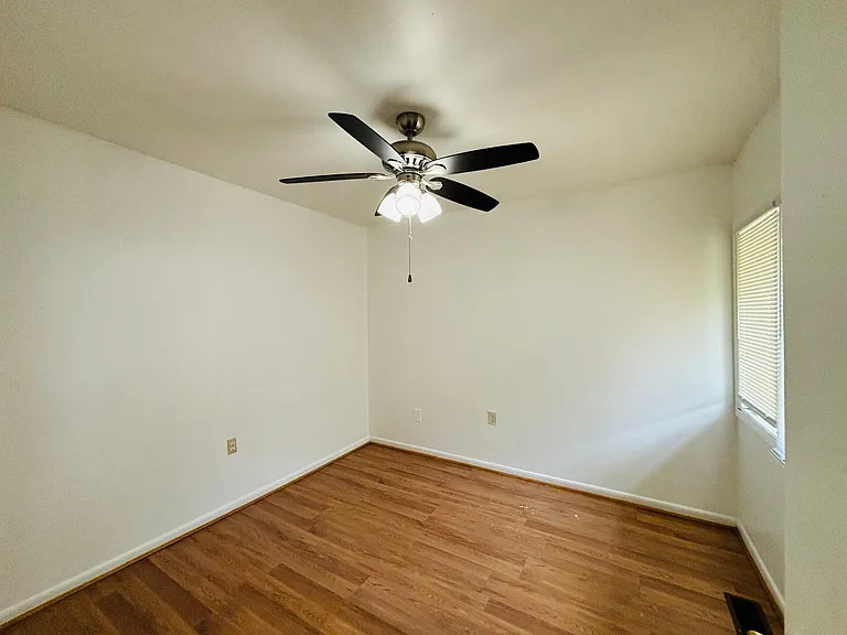 354 Shenandoah Cir — Photo 12