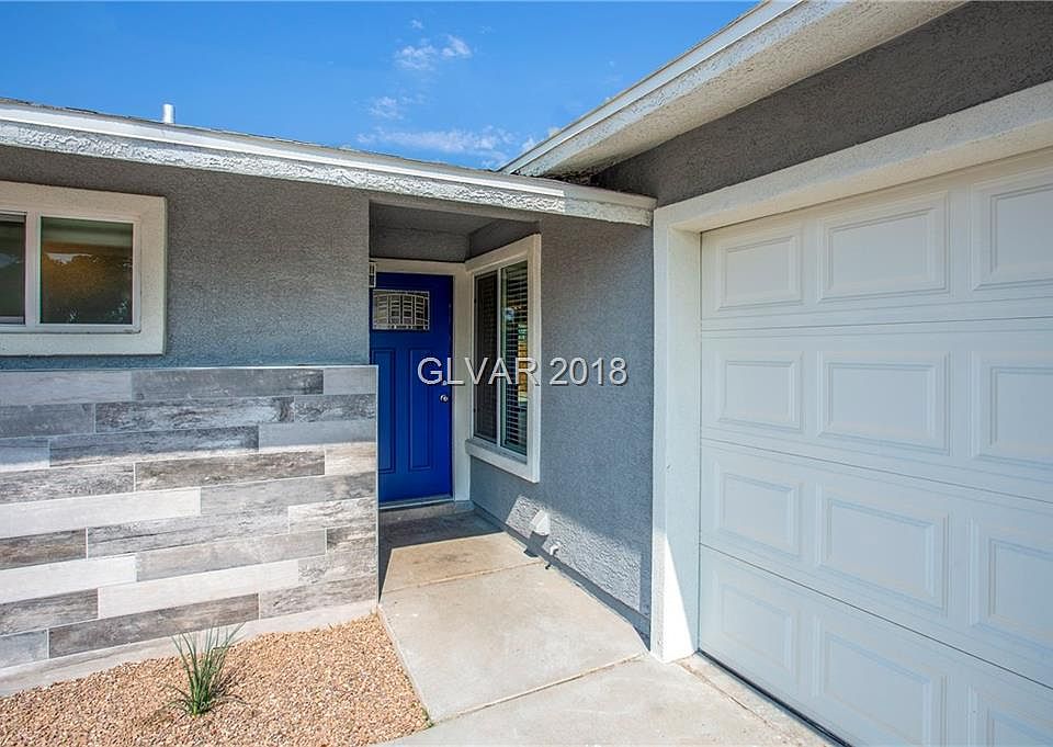 1st image of 313 N Crestline Dr