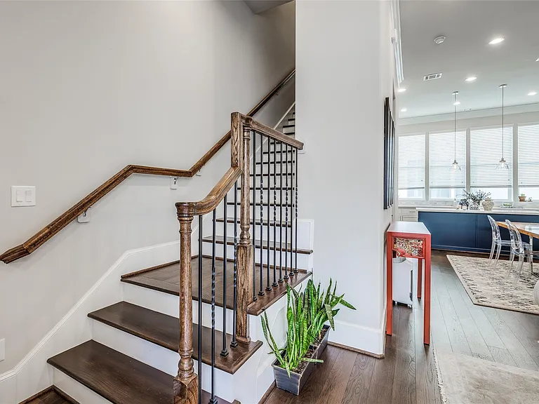 6056 Kansas St — Photo 25