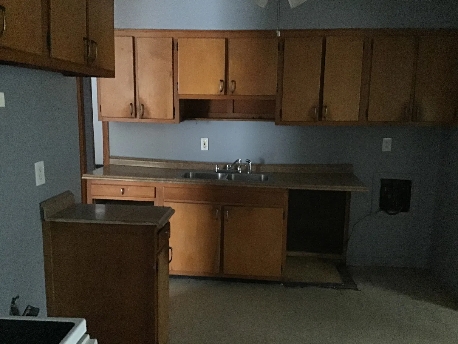 4 bed 1 bath for Rent — Photo 2