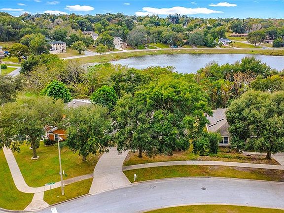 5th image of 697 WINDING LAKE DRIVE
