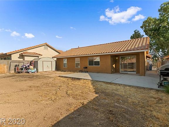 3rd image of 1209 Hickory Grove Cir