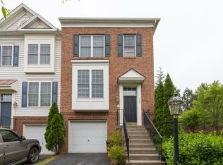 2580 Oak Tree Ln, Woodbridge, VA 22191