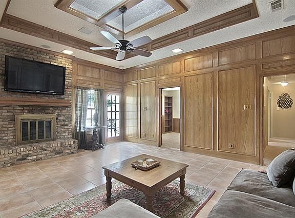 3rd image of 1525 Sugar Creek Dr