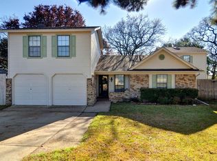 6510 Rockland Dr, Arlington, TX 76016