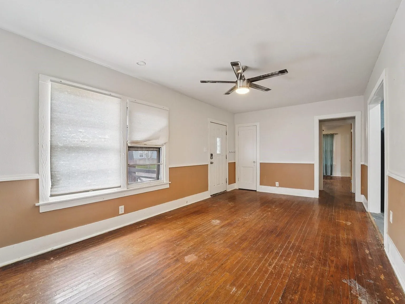 3 bed, 1.0 bath, 960 sqft, $1,600 — Photo 2