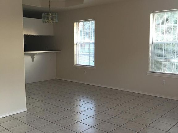 3rd image of 2011 Villa Linda Ave APT 1
