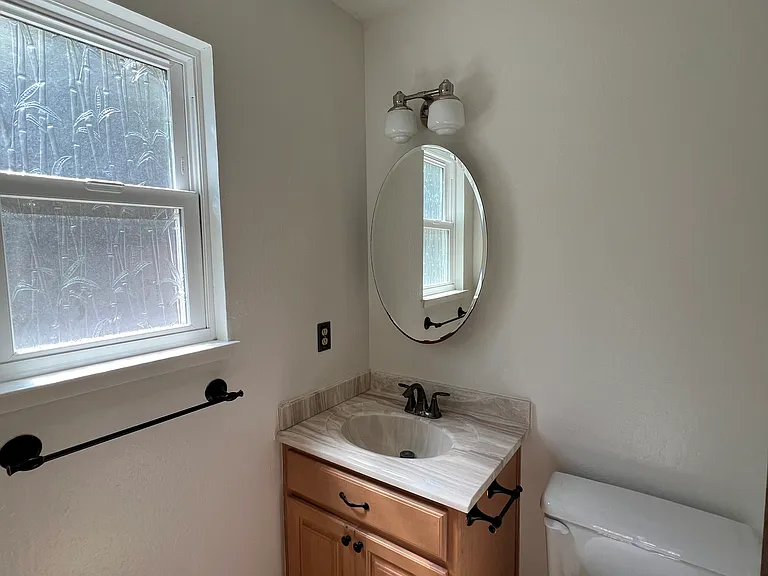 701 Bay St — Photo 16
