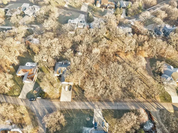 25826 Oak Ln, Spirit Lake, IA 51360