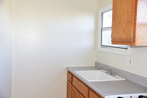 4th image of 26 Breeze Ave APT 18