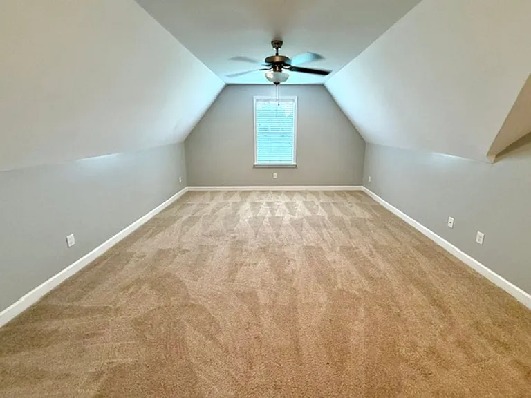8618 Ainsley Cv — Photo 10