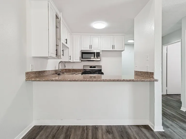 311 South New Hampshire Avenue — Photo 18