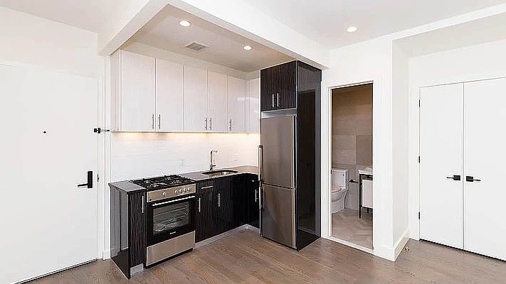 1st image of 824 Saint Johns Pl #3P