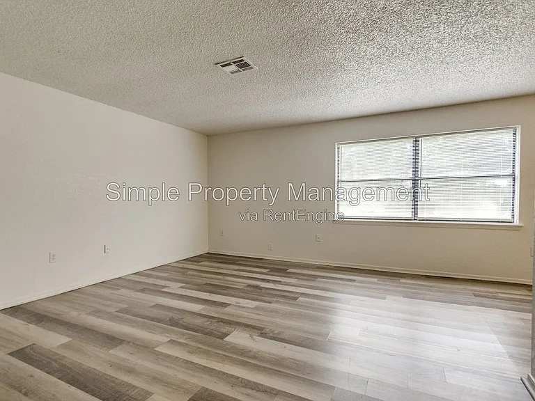 14222 NE 4th St — Photo 3