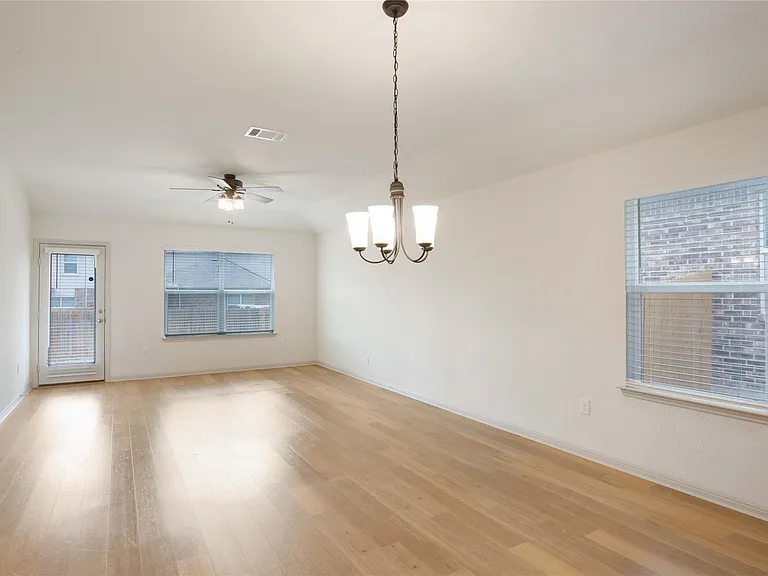 108 Frederick Dr — Photo 6