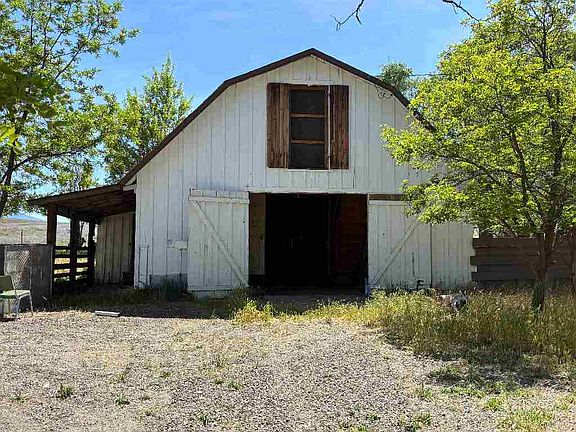 2nd image of 800 Airport Rd
