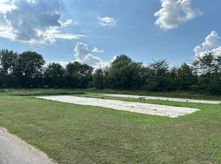 11 Weatherington Dr, Dallas City, IL 62330