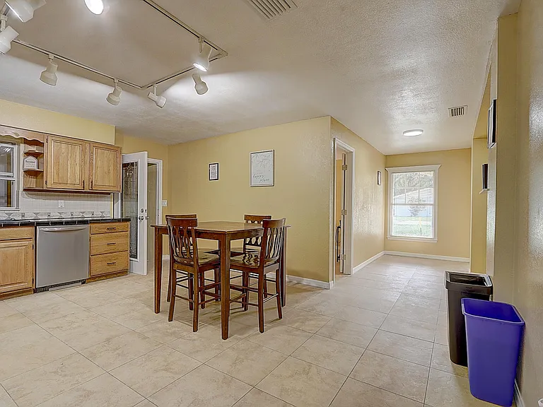 Mayflower Dr — Photo 6
