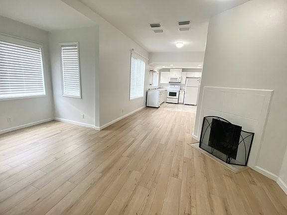 2nd image of 1759 Davidson St