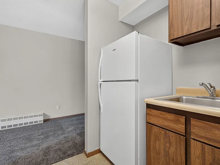 Willow Knolls Apartments — Photo 25