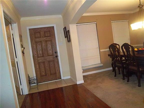 4th image of 510 Briaroaks Dr
