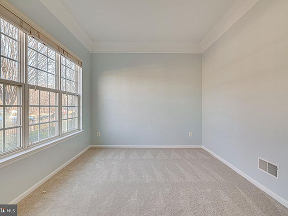 4th image of 20395 Tholen St
