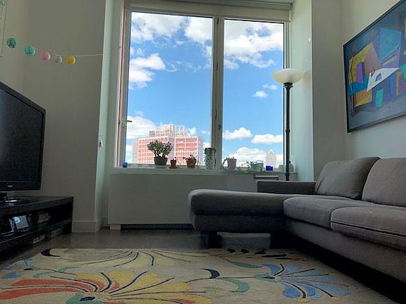 3rd image of 388 Bridge St APT 14C
